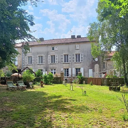Familiale Guest house Champdeniers